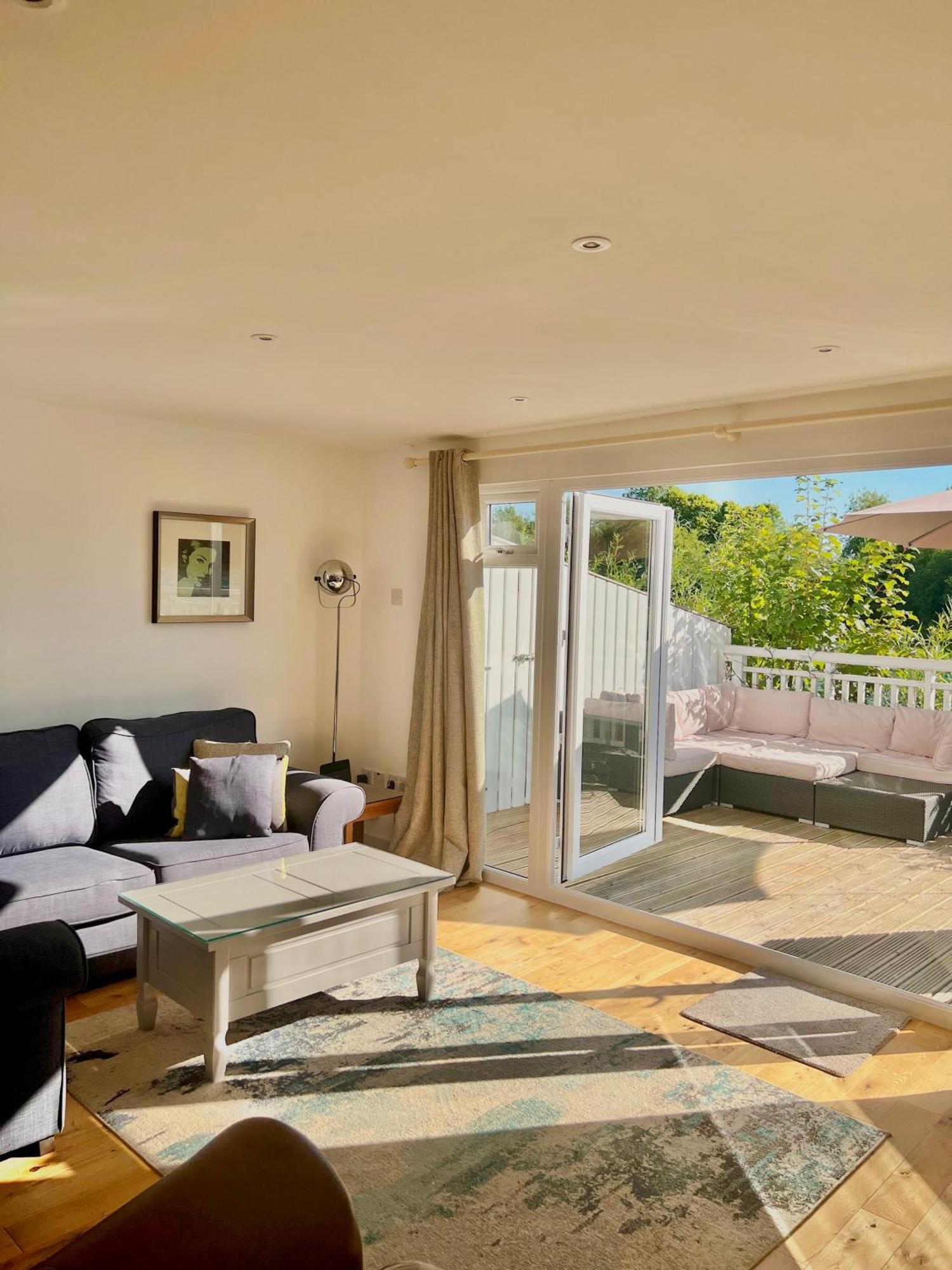 Nola Lodge Cirencester Extérieur photo